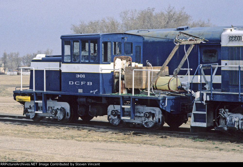 Dodge City Ford & Bucklin 45 ton #301 here modified for MW